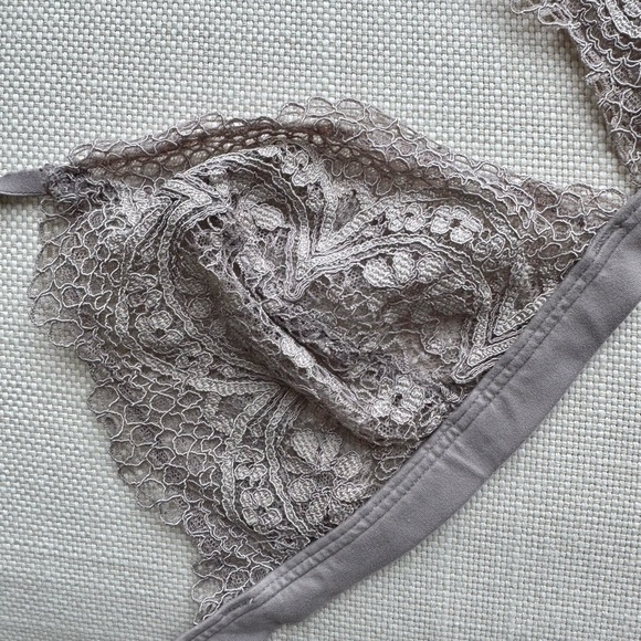 Victoria’s Secret Lace Bralettes (4) Size M - Picture 2 of 9